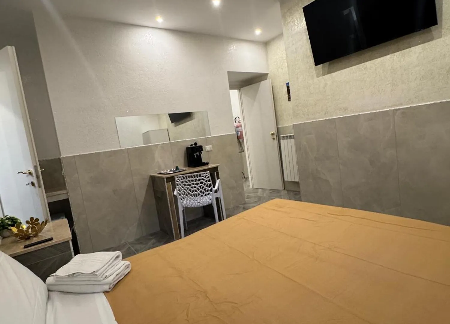 Luxor Eco Roma Casa E Appartamento Per Vacanze In Centro Piazza Bologna, Colosseo, Piazza Di Spagna, Vaticano, San Pietro, Sapienza, Fontana Di Trevi, Piazza Navona, Trastevere, Tiburtina, Termini, Aeroporto 2*, Rome Italië