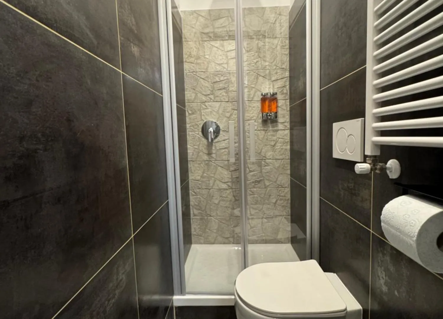 Bed & Breakfast Luxor Eco Roma Casa E Appartamento Per Vacanze In Centro Piazza Bologna, Colosseo, Piazza Di Spagna, Vaticano, San Pietro, Sapienza, Fontana Di Trevi, Piazza Navona, Trastevere, Tiburtina, Termini, Aeroporto