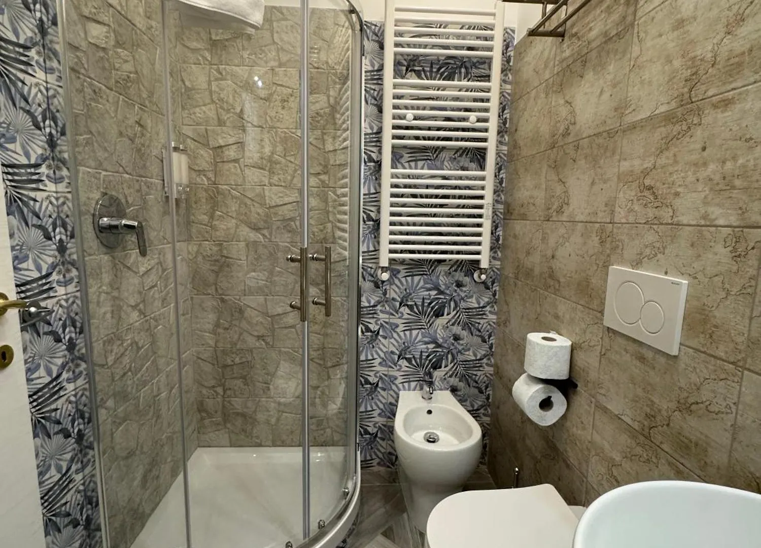 ** Bed & Breakfast Luxor Eco Roma Casa E Appartamento Per Vacanze In Centro Piazza Bologna, Colosseo, Piazza Di Spagna, Vaticano, San Pietro, Sapienza, Fontana Di Trevi, Piazza Navona, Trastevere, Tiburtina, Termini, Aeroporto Italy